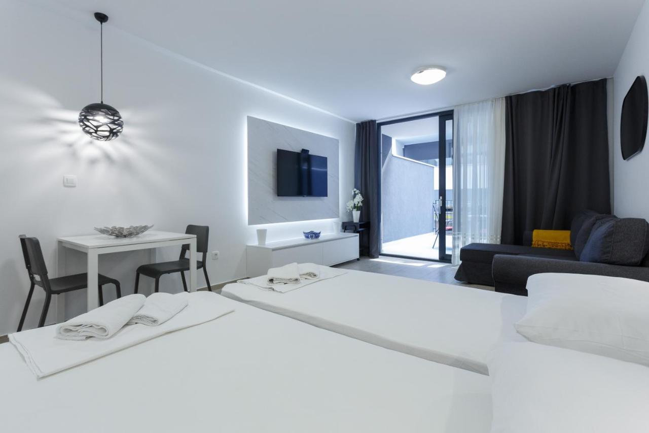 Apartments Sindy And Mendy With Parking Space In The Garage Dubrovnik Room photo