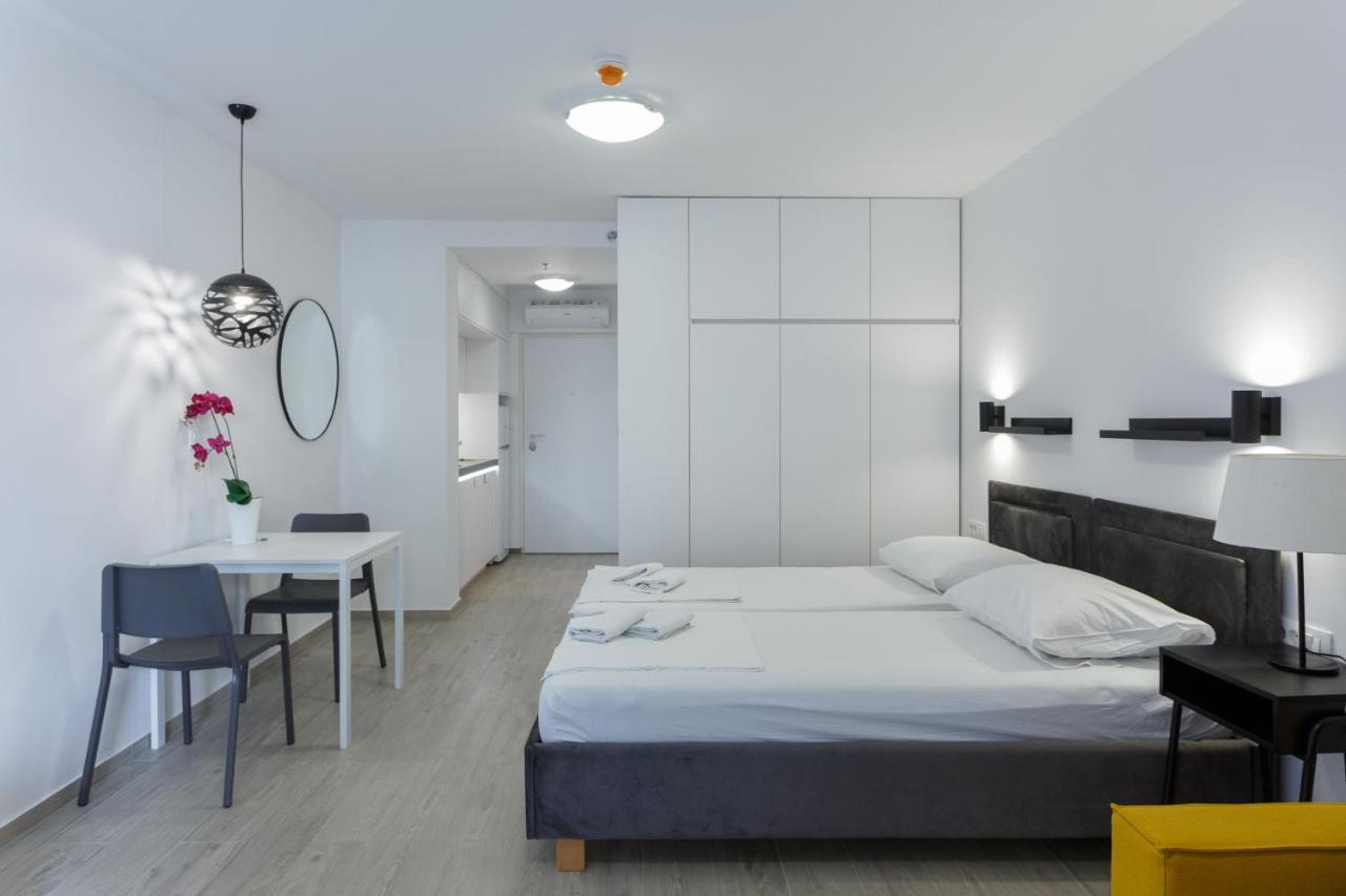 Apartments Sindy And Mendy With Parking Space In The Garage Dubrovnik Exterior photo