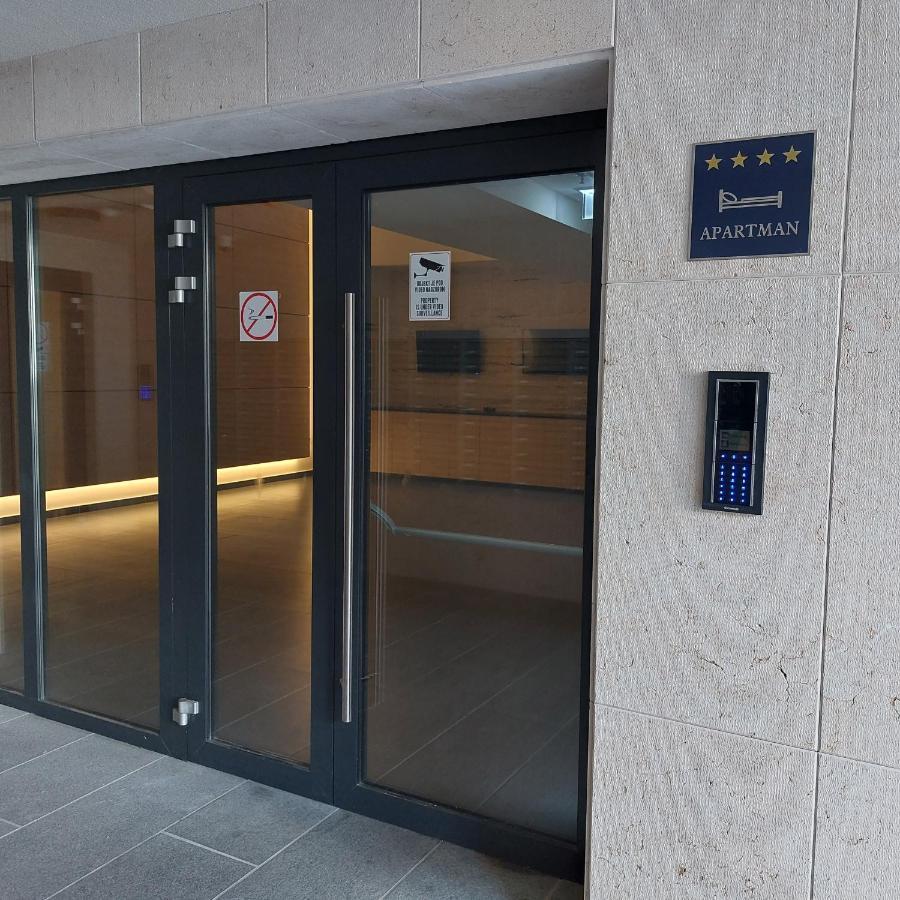 Apartments Sindy And Mendy With Parking Space In The Garage Dubrovnik Exterior photo