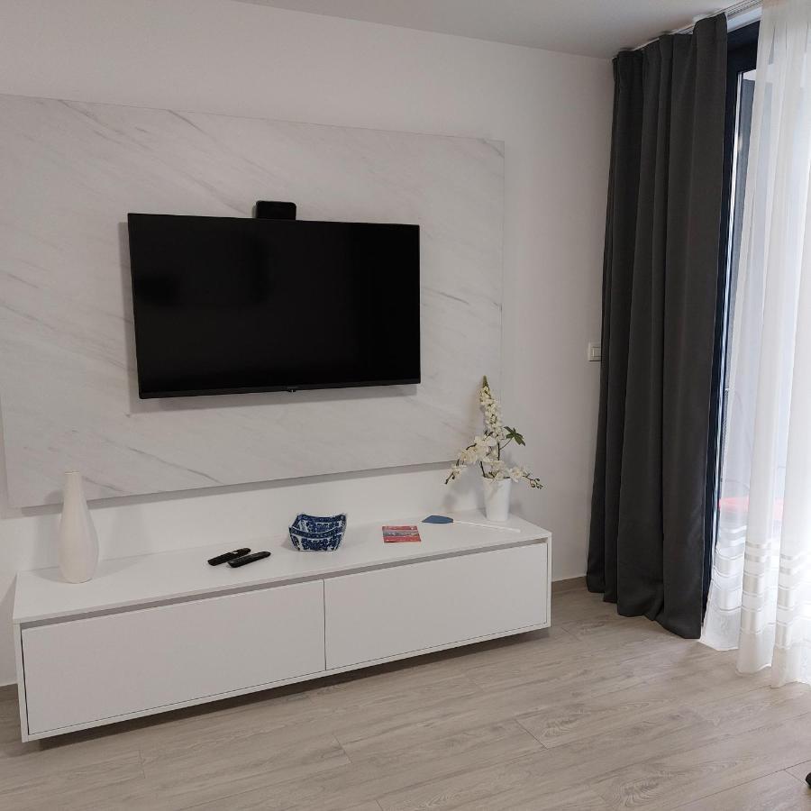 Apartments Sindy And Mendy With Parking Space In The Garage Dubrovnik Exterior photo