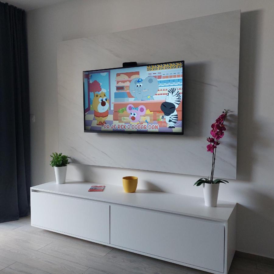 Apartments Sindy And Mendy With Parking Space In The Garage Dubrovnik Exterior photo